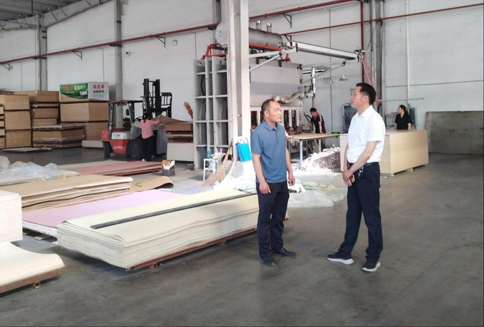 老河口市侨联开展走访调研企业活动