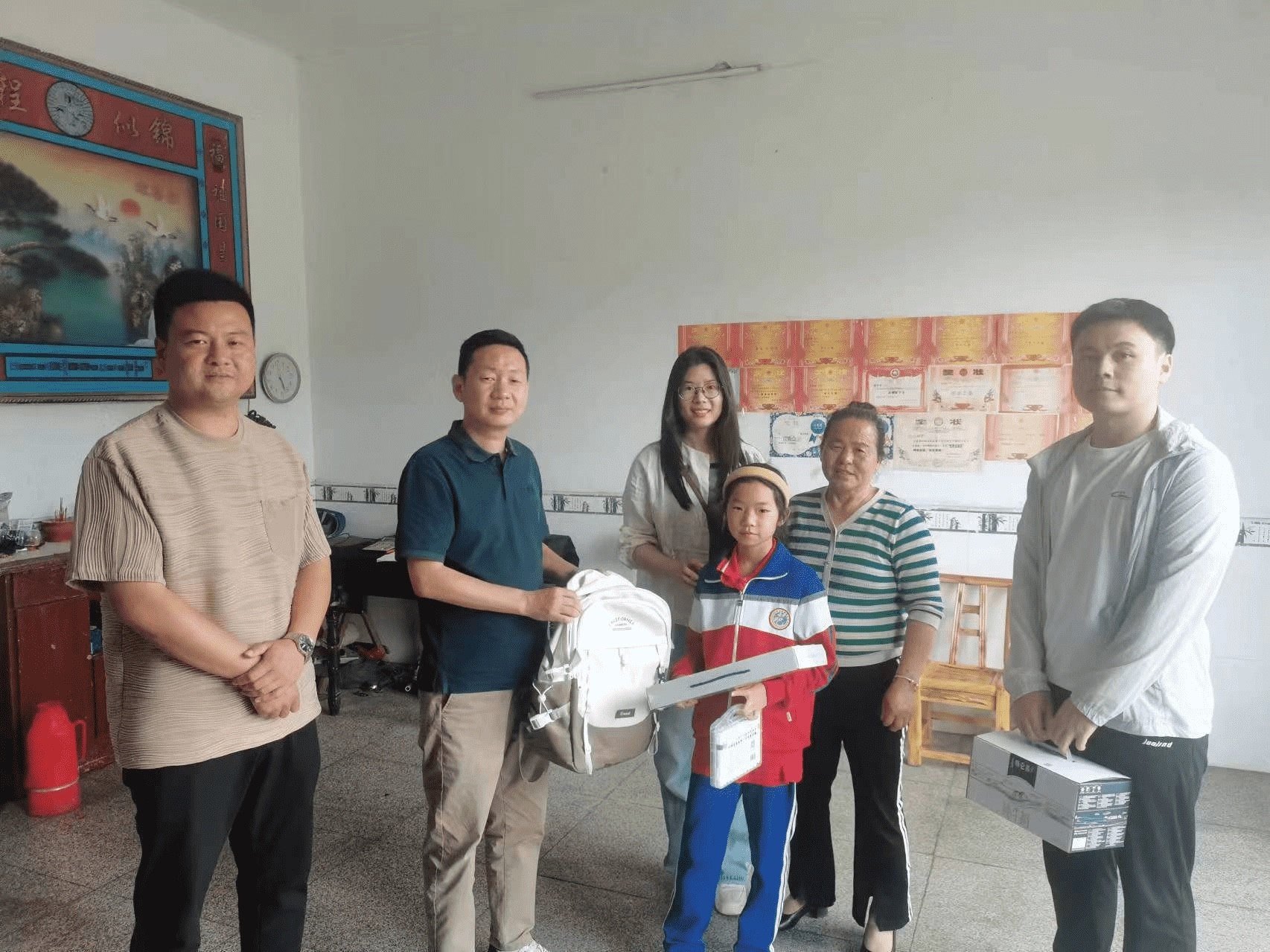 监利市侨联开展迎“六一”走访慰问困难和留守儿童活动