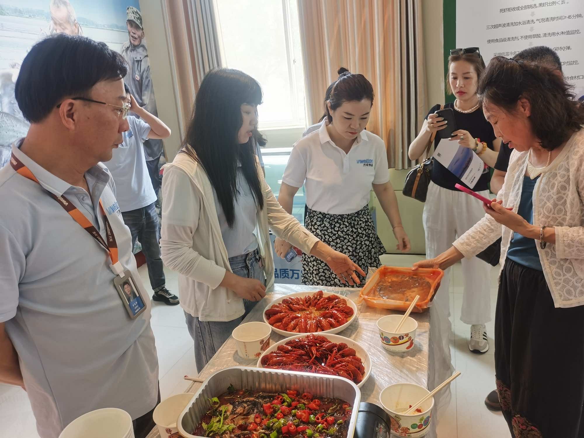 澳大利亚湖北商会一行来洪考察优质农产品