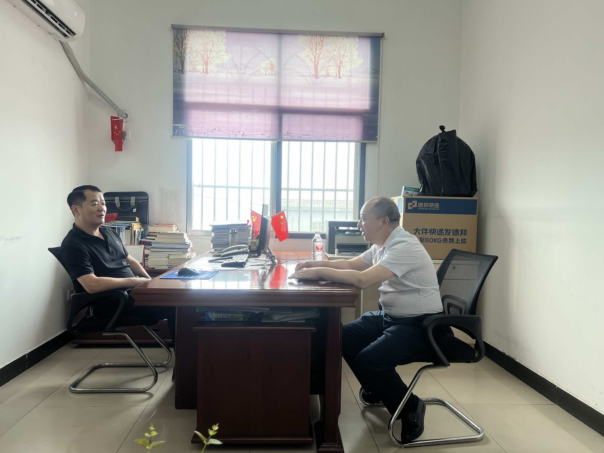 邓希康赴东山社区（村）调研