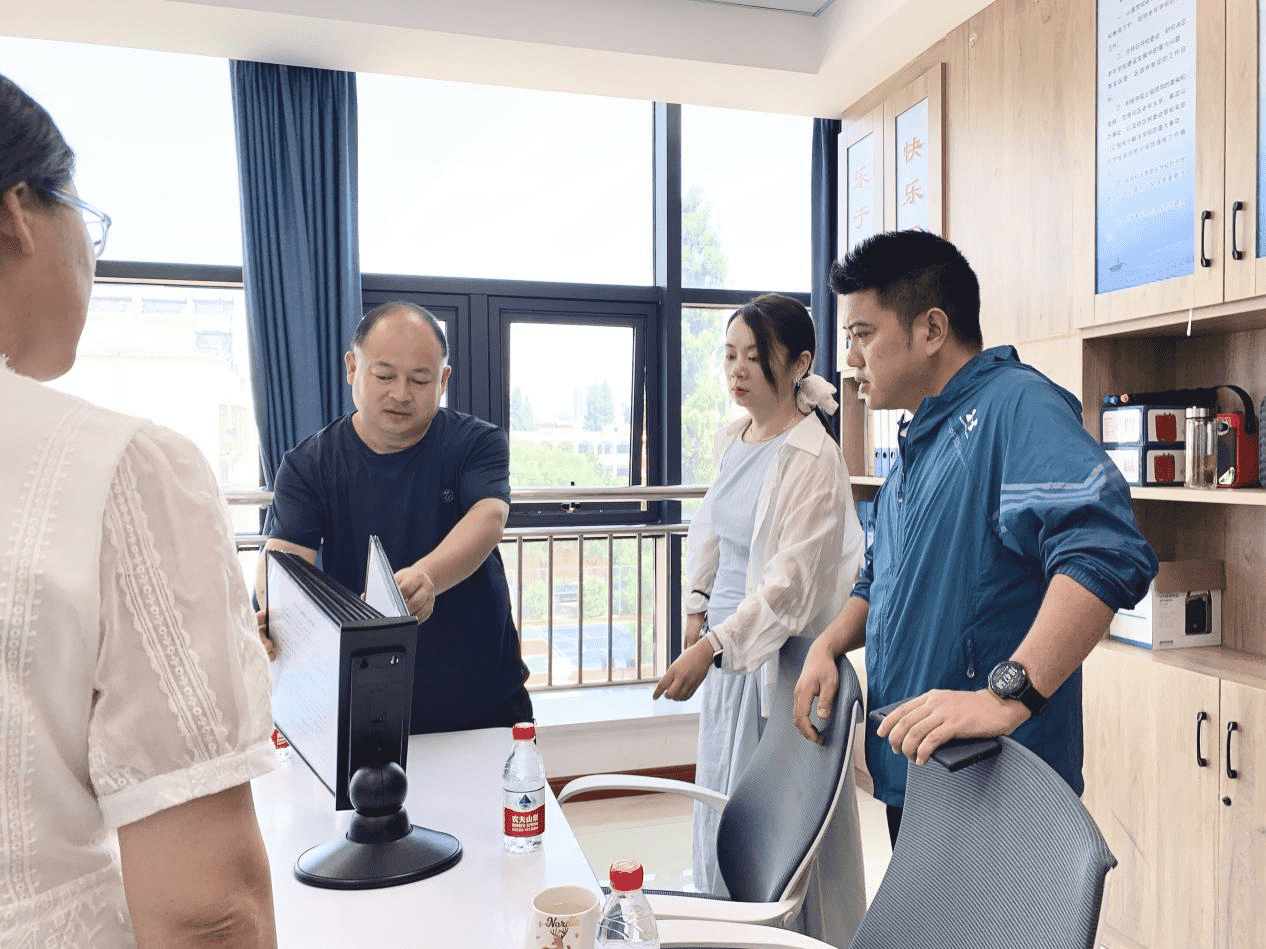 襄阳市侨联、襄城区委统战部、襄城区侨联检查指导“侨胞之家”创建工作