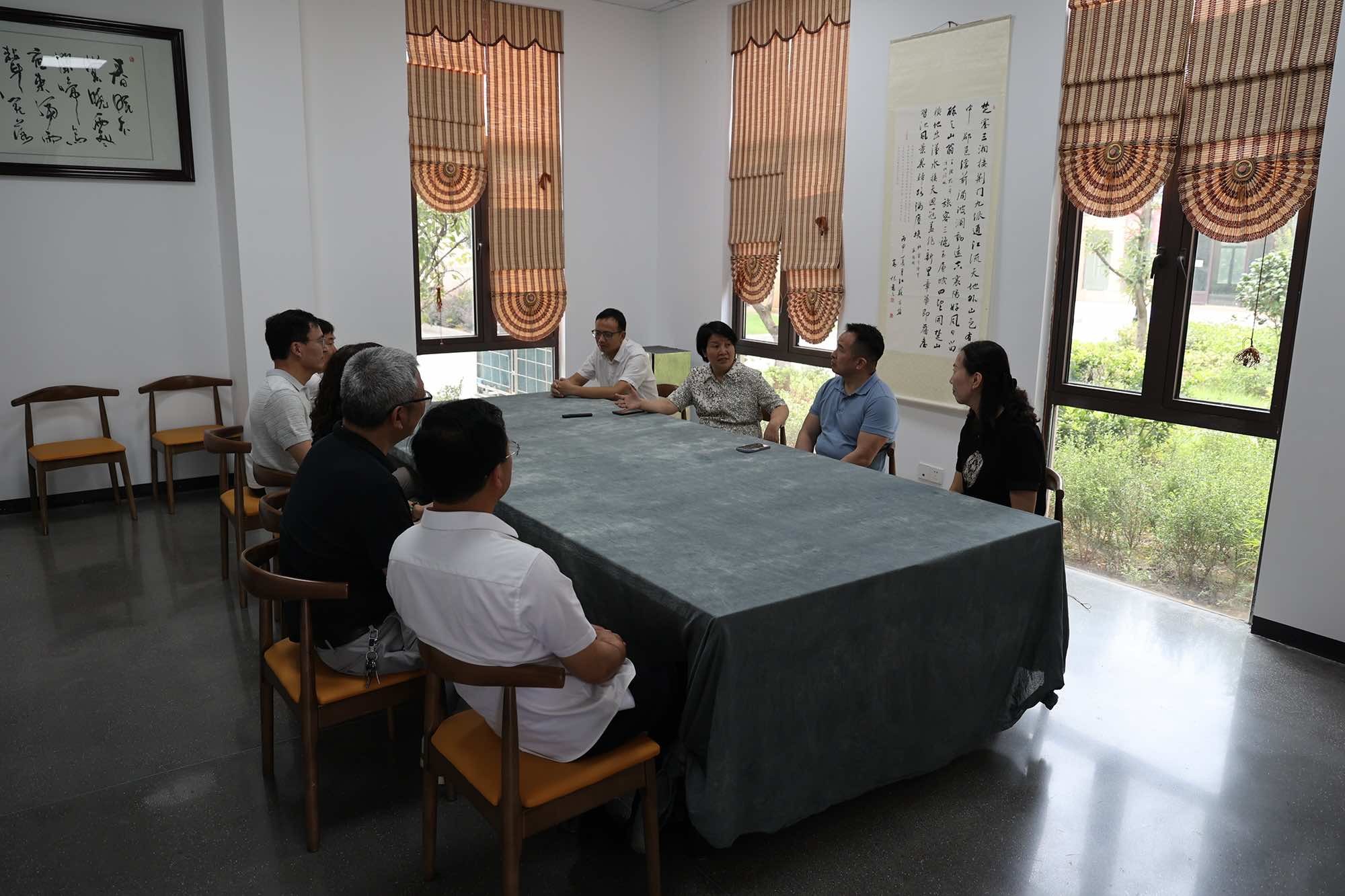 襄阳市侨联召开侨界代表人士学习贯彻党的二十届三中全会精神座谈会