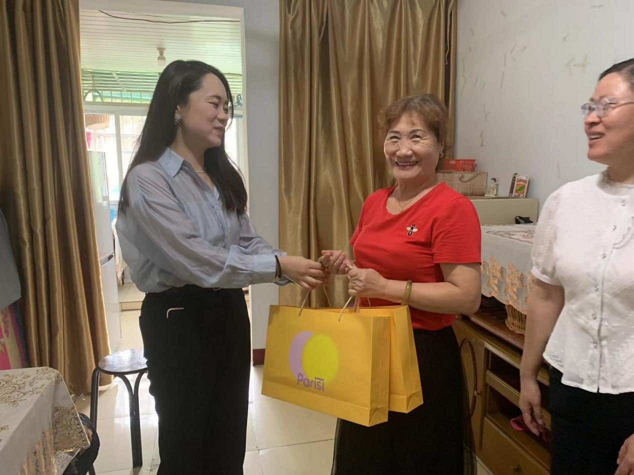 襄城区侨联开展中秋走访慰问活动