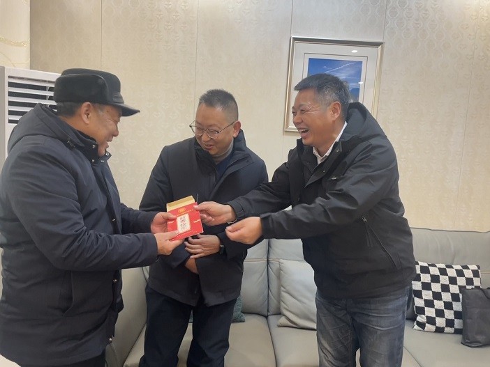 宜昌市侨联赴长阳土家族自治县开展春节走访慰问活动