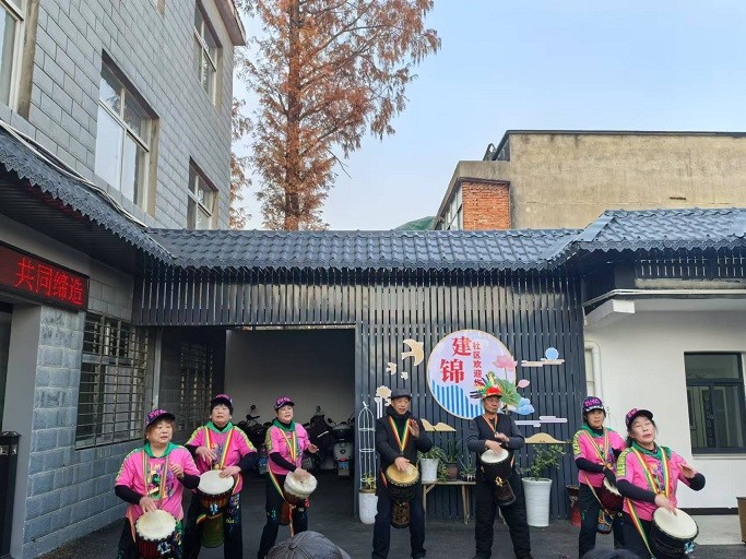文艺汇侨 同迎新年 —襄阳襄城区庞公街道建锦社区“侨胞之家”举办迎元旦文艺汇演