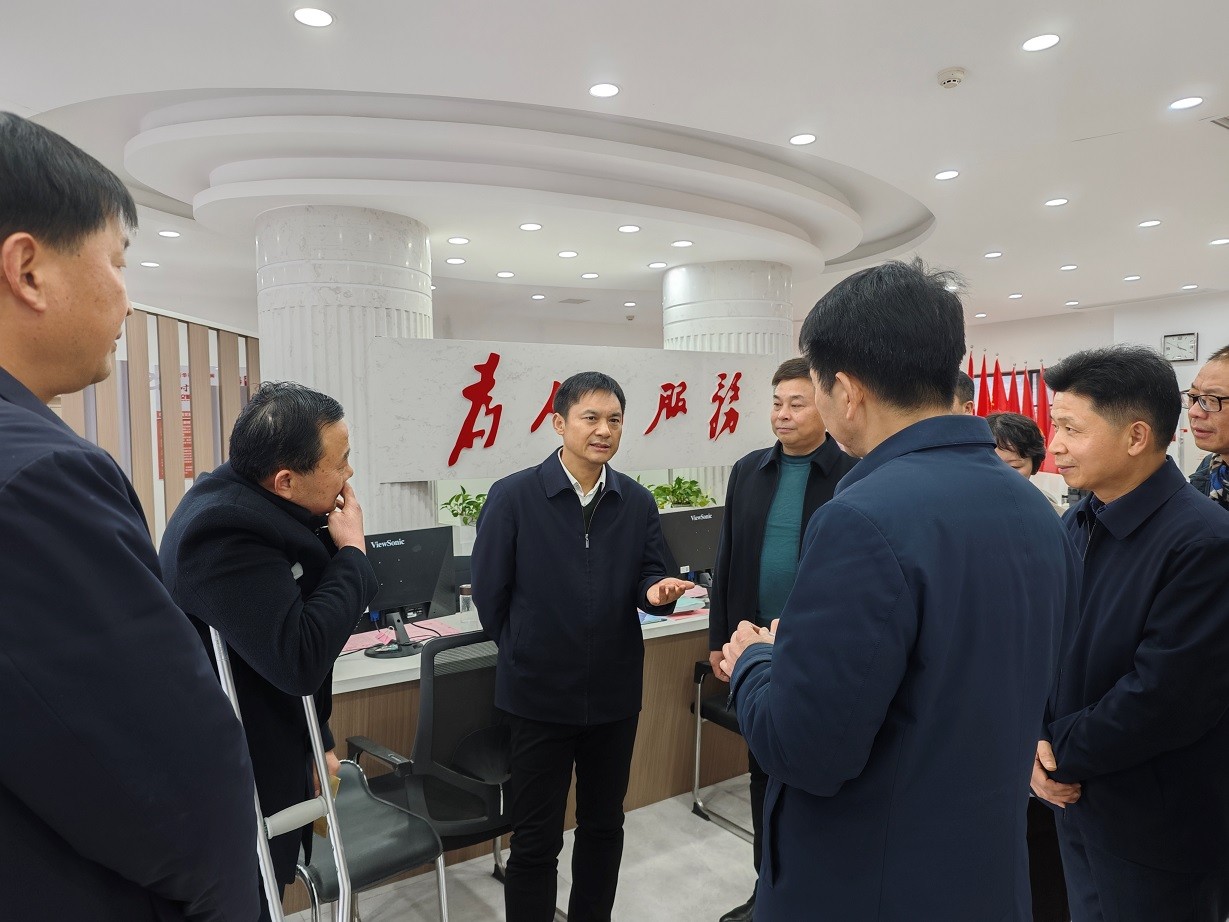 孝感市委常委、统战部部长贺卫东调研侨胞之家并慰问侨眷代表