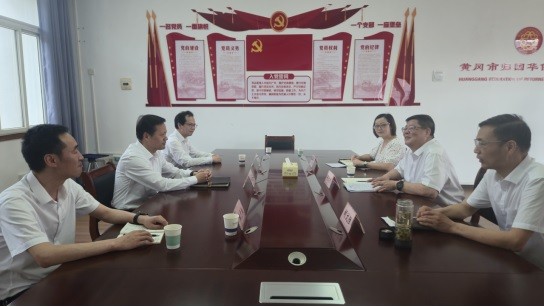 黄冈市委副书记、政法委书记刘忠诚到市侨联调研