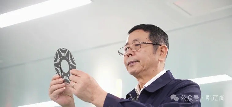 闫大鹏：铸就“全球最牛激光器”