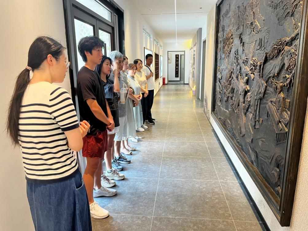 美国华侨杨应平博士拜访应城市侨联
