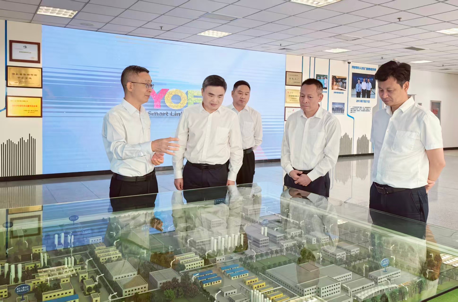 冯伟在仙桃潜江调研时强调精准赋能侨企发展 大力推进“侨助千企万品出海”