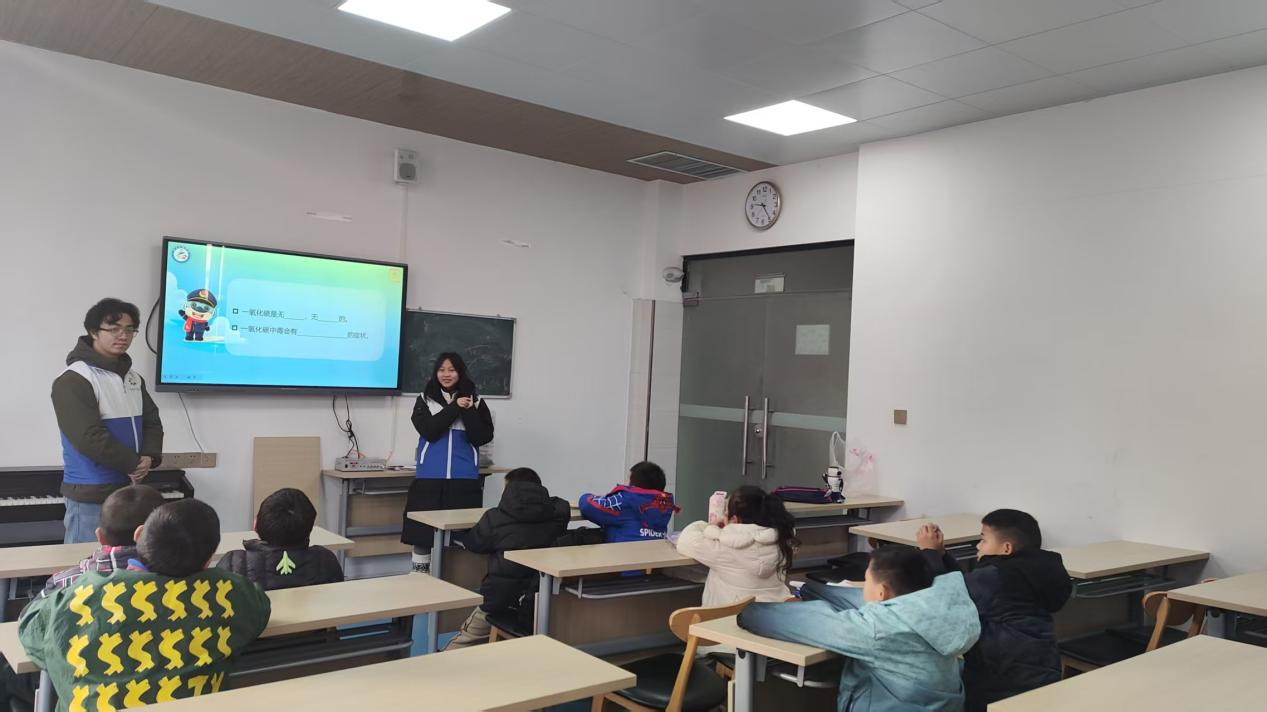 襄阳襄城区铁佛寺社区“侨胞之家” 寒假爱心托管班暖心开班