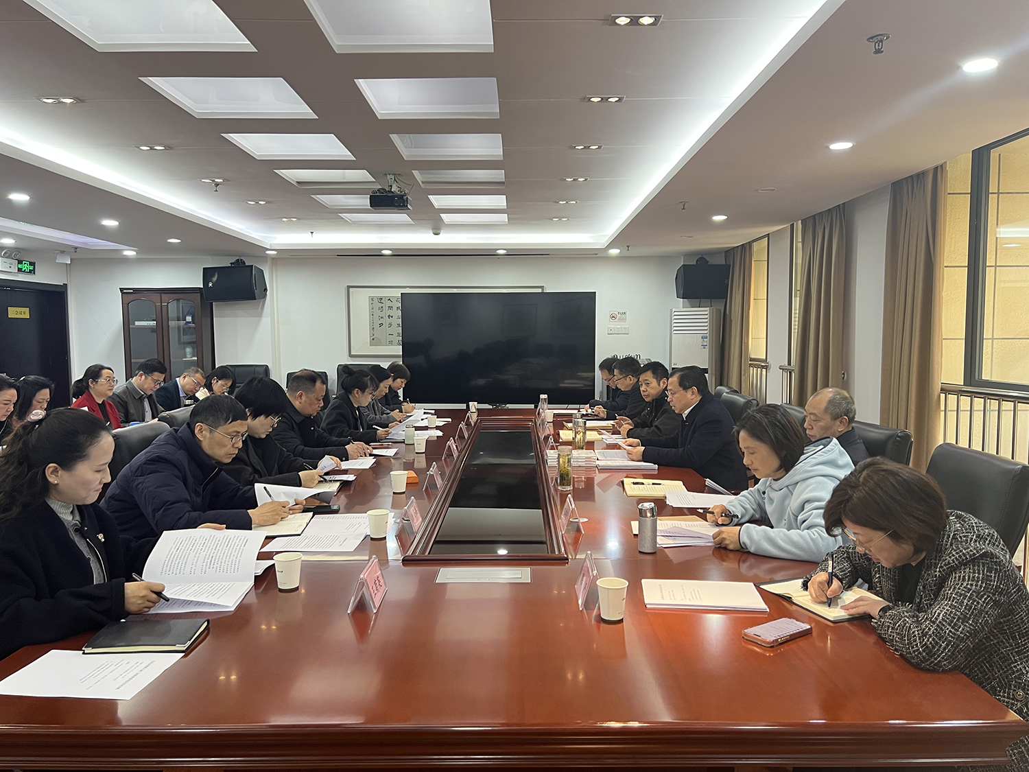 宜昌市侨联召开六届三次常委会议