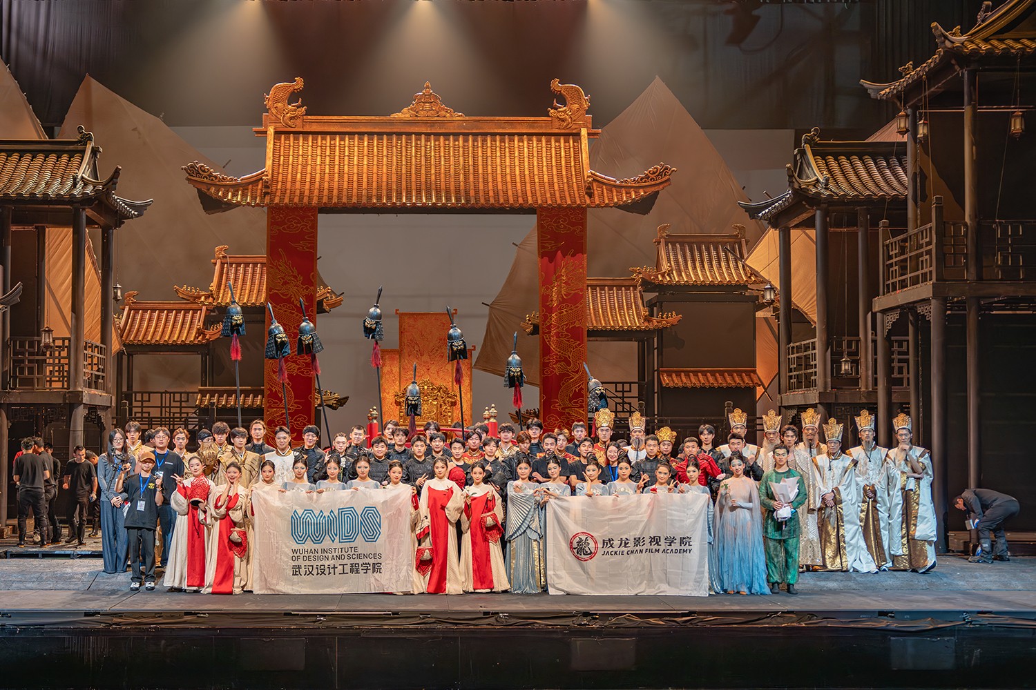 武汉设计工程学院侨联： 助力成龙执导《图兰朵》百年纪念版首演 以侨为桥讲好中国故事
