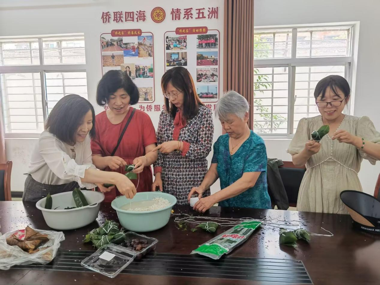 襄阳六中“侨胞之家”开展端午联谊活动