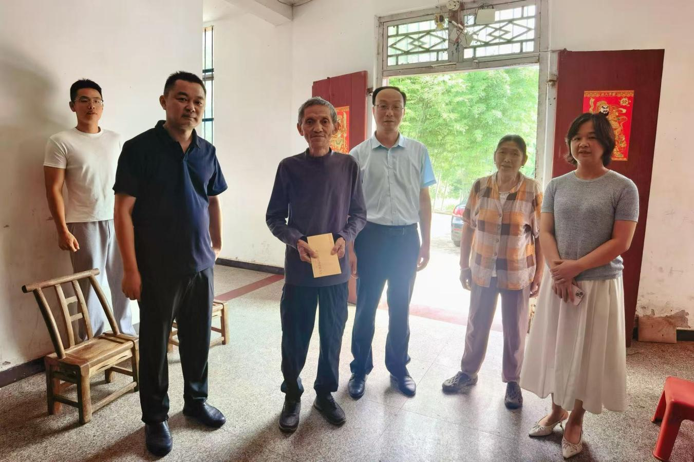 侨联“娘家人”上门 真情慰问暖侨心 咸宁市侨联赴咸安区走访慰问困难归侨侨眷