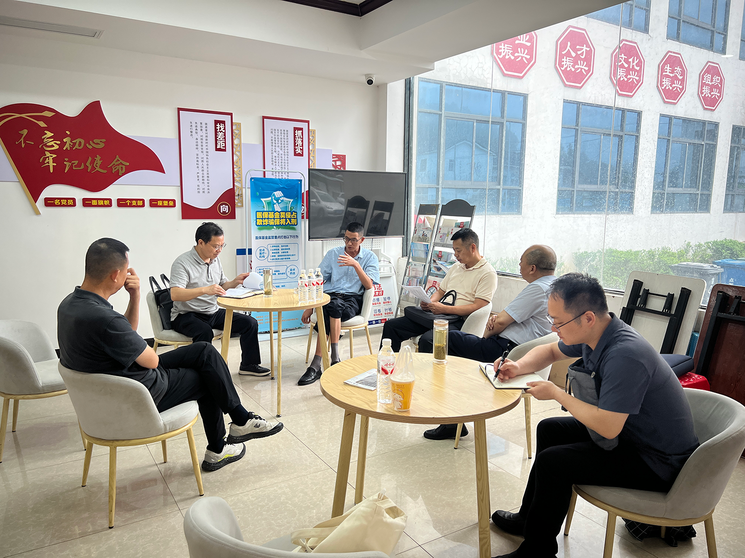 宜昌市侨联赴联系村（社区）开展走访调研 深化“四问四看”结对帮扶