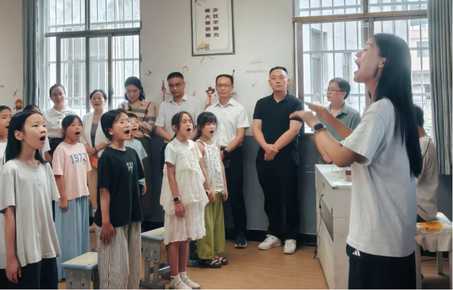 侨爱润童心 乐声满乡野——省市侨联赴咸宁通山嘉鱼踏勘“长江音乐教室”项目