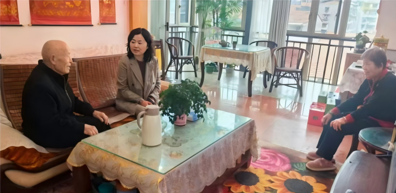 襄阳情暖侨心迎双节 凝心聚力共奋进—老河口市侨联开展中秋国庆节前走访慰问活动