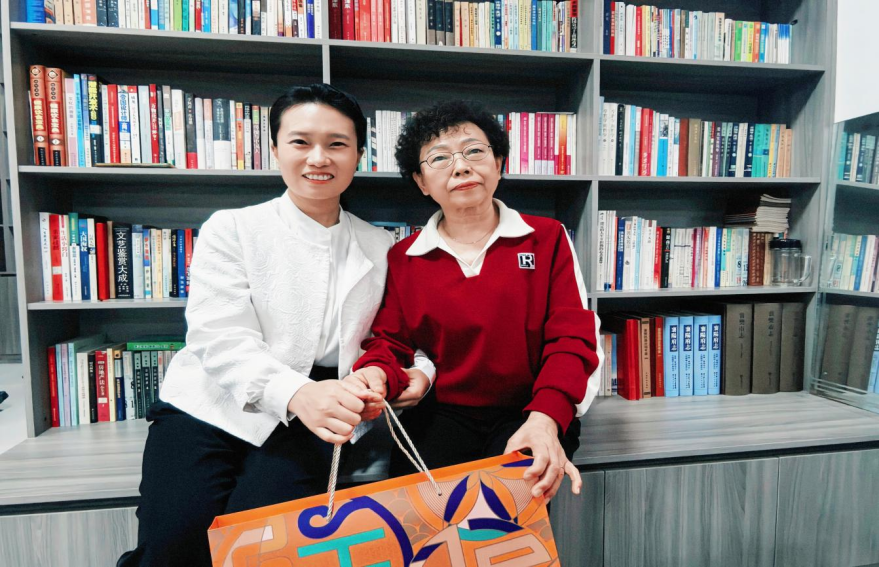 襄阳樊城月满中秋暖侨心 殷殷关怀寄真情