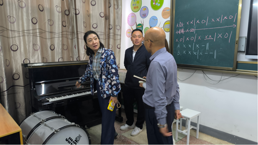 省侨联组织开展“侨爱童心·长江音乐教室”项目考察